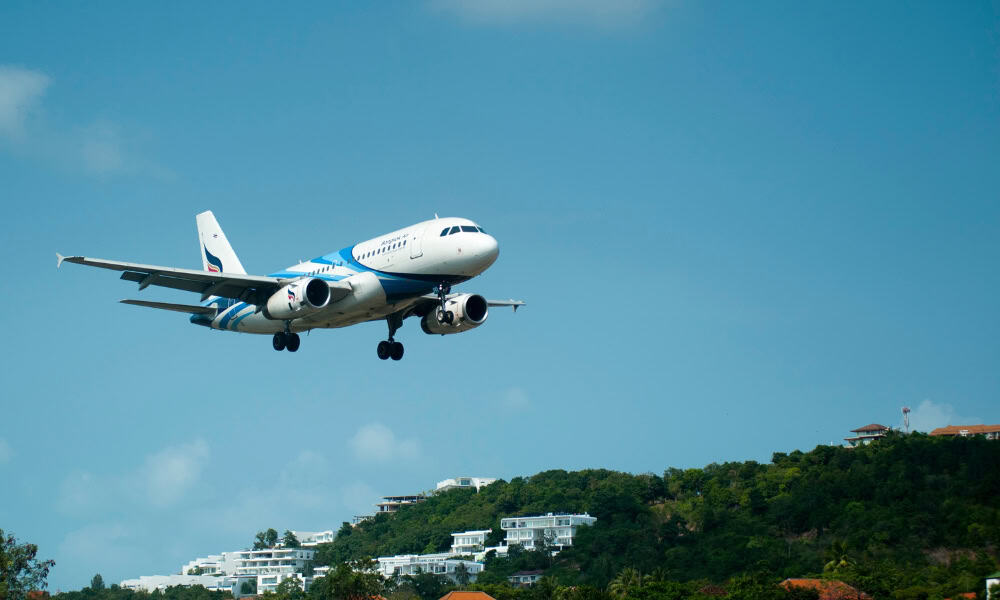 plan flying low